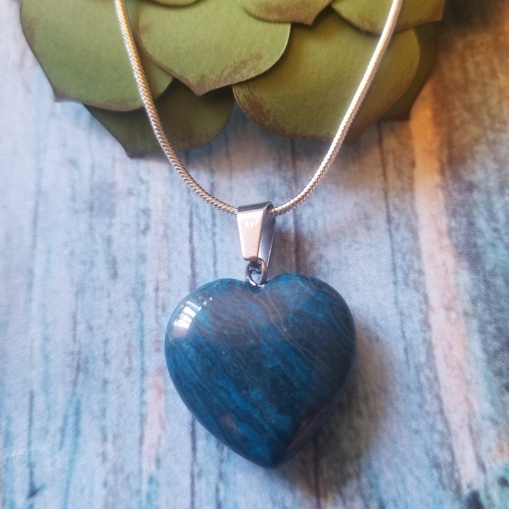 Blue lace agate gemstone necklace